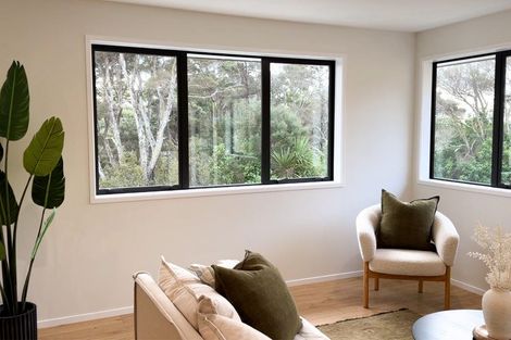 Photo of property in 11 Ti Tree Lane, Stanmore Bay, Whangaparaoa, 0932