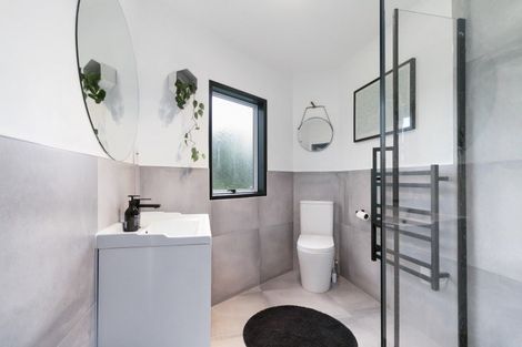 Photo of property in 12 Park Hill Road, Birkenhead, Auckland, 0626