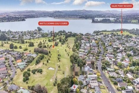 Photo of property in 2/187 Carnoustie Drive, Wattle Downs, Auckland, 2103