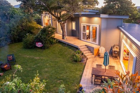 Photo of property in 35 Tennis Court Road, Raumati South, Paraparaumu, 5032