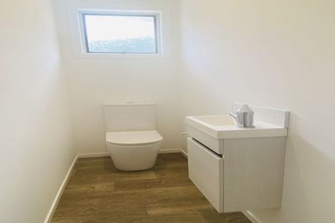 Photo of property in 31 Contessa Drive, Glenfield, Auckland, 0629