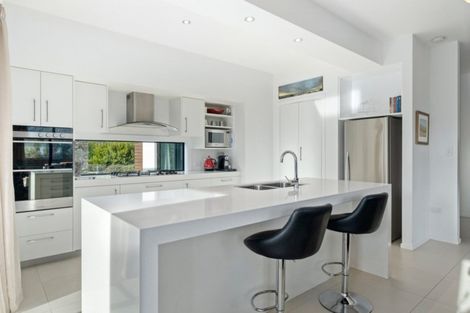 Photo of property in 5 Valley Crescent, Wanaka, 9305