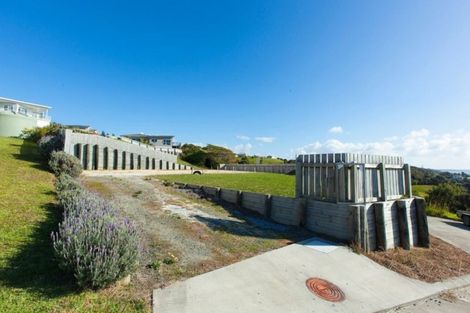 Photo of property in 21 Nancy Wake Place, Cable Bay, 0420