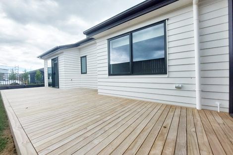 Photo of property in 30 Kotiti Drive, Wainui, 0932