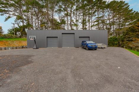 Photo of property in 103 Gregory Road, Waitakere, Henderson, 0782