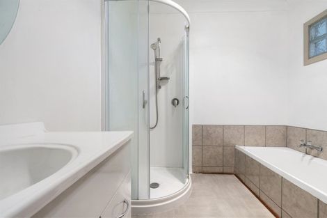 Photo of property in 8 Collingwood Road, Waiuku, 2123