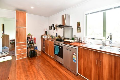 Photo of property in 16 Shelly Beach Road, Shelly Beach, Helensville, 0874