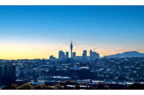 Photo of property in 241a Golf Road, Titirangi, Auckland, 0604