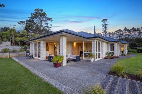 Photo of property in 163e West Road, Kaukapakapa, 0873