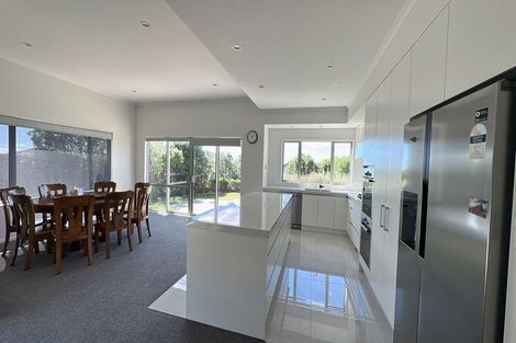 Photo of property in 72 Manuel Road, Silverdale, 0932