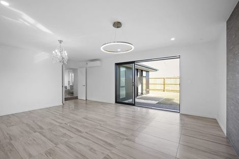 Photo of property in 6 Olearia Lane, Halswell, Christchurch, 8025