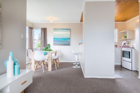 Photo of property in 52 Hinerau Street, Henderson, Auckland, 0612