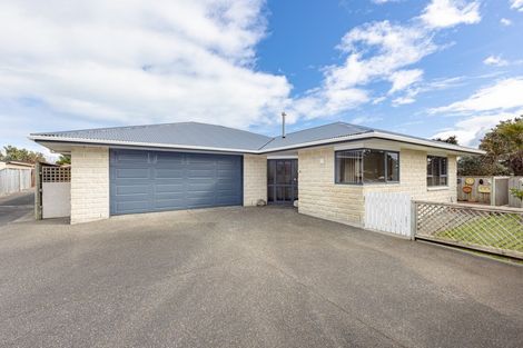 Photo of property in 19a Polson Street, Castlecliff, Whanganui, 4501
