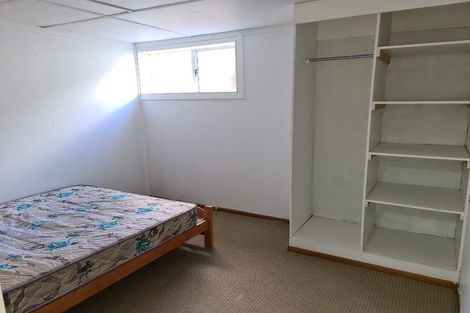 Photo of property in 11 William Souter Street, Forrest Hill, Auckland, 0620