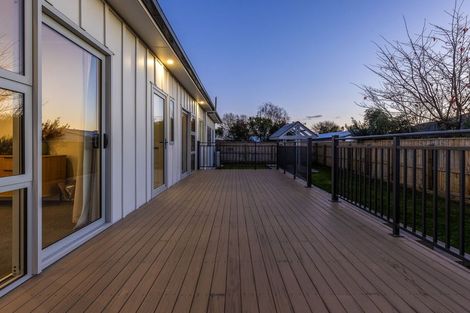 Photo of property in 37 Fairfield Road, Levin, 5510