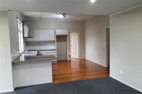 Photo of property in 83 Hastie Avenue, Mangere Bridge, Auckland, 2022