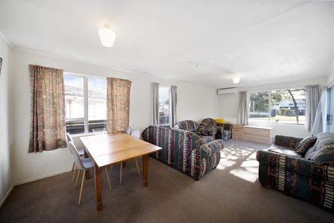 Photo of property in 28 Hinton Place, Weymouth, Auckland, 2103
