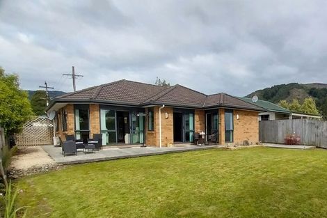 Photo of property in 72 Crampton Road, Reefton, 7830