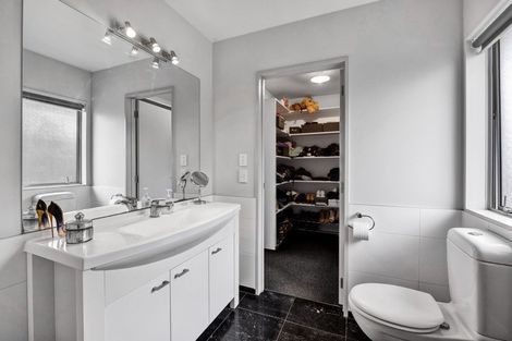 Photo of property in 188 Heta Road, Highlands Park, New Plymouth, 4312