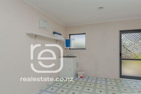 Photo of property in 2 Marbella Drive, Massey, Auckland, 0614