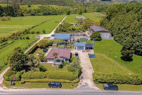 Photo of property in 426 Abel Tasman Drive, Motupipi, Takaka, 7183