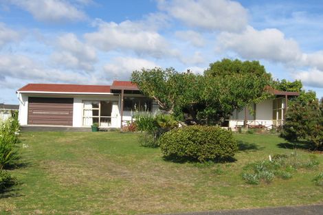 Photo of property in 4 Courtney Place, Pauanui, Hikuai, 3579