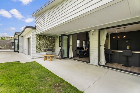 Photo of property in 41 Couldrey Crescent, Red Beach, 0932