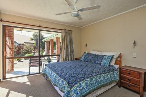Photo of property in 9 Matthews Place, Taradale, Napier, 4112
