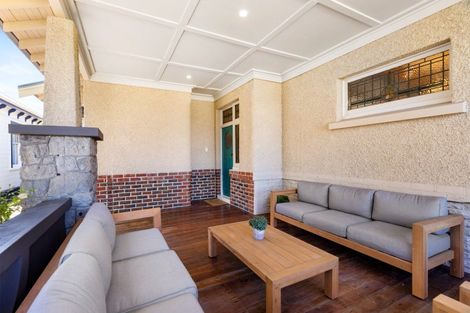 Photo of property in 13 Nelson Crescent, Napier South, Napier, 4110