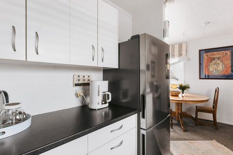 Photo of property in 8 Kaimai Place, Hairini, Tauranga, 3112