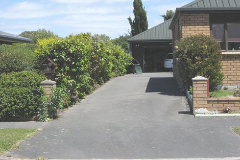Photo of property in 2/38 Beauford Place, Parklands, Christchurch, 8083