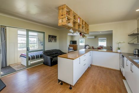 Photo of property in 75 Strathnaver Drive, Waikawa Beach, Levin, 5573
