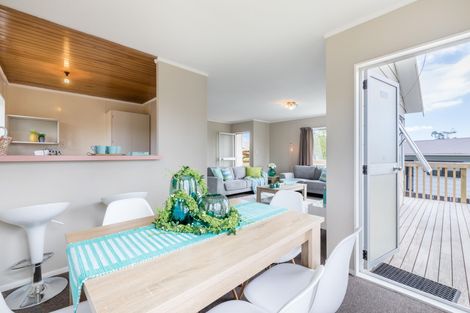 Photo of property in 52 Hinerau Street, Henderson, Auckland, 0612