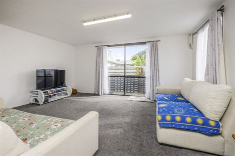Photo of property in 3/16 Barneys Farm Road, Clendon Park, Auckland, 2103