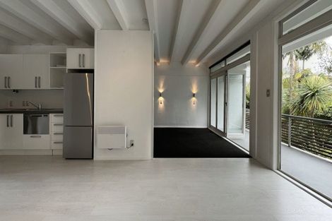 Photo of property in 15/73 Princes Street, Northcote Point, Auckland, 0627