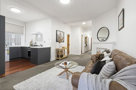 Photo of property in 5 Grass Street, Oriental Bay, Wellington, 6011