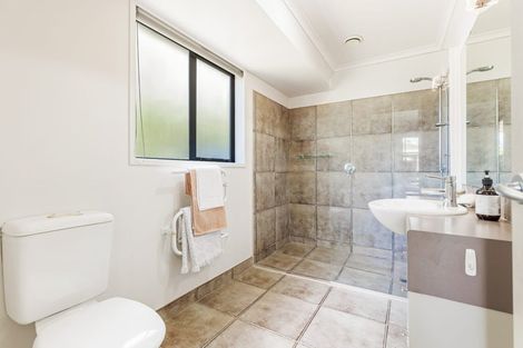 Photo of property in 10 Grassfield Place, Waimauku, 0812