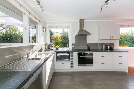 Photo of property in 11 Lipscombe Crescent, Havelock North, 4130