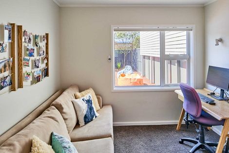 Photo of property in 21 Mahoe Street, Eastbourne, Lower Hutt, 5013
