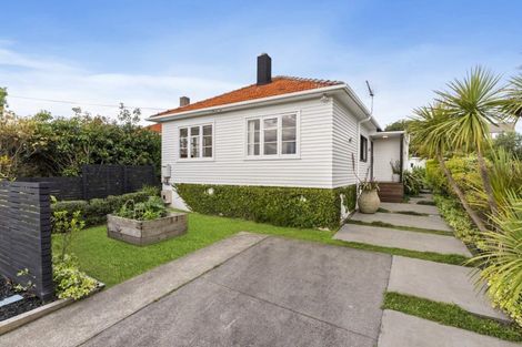 Photo of property in 2a Wesley Street, Devonport, Auckland, 0624