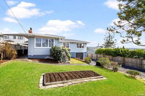 Photo of property in 87 Awaroa Road, Sunnyvale, Auckland, 0612