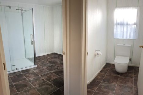 Photo of property in 150 Kaipara Road, Papakura, 2582