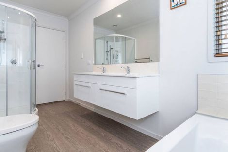 Photo of property in 84c Margaret Drive, Omokoroa, 3114