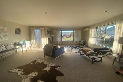 Photo of property in 16 Admiralty Place, Waikawa, Picton, 7220