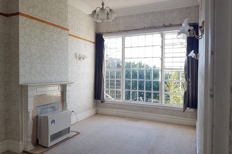 Photo of property in 6 Bloomfield Place, Epsom, Auckland, 1023