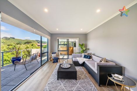 Photo of property in 7 Green Park Lane, Korokoro, Lower Hutt, 5012