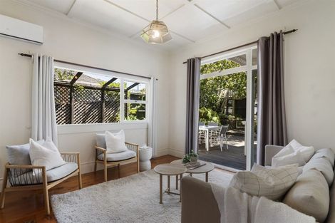 Photo of property in 25a Belle Vue Avenue, Northcote Point, Auckland, 0627