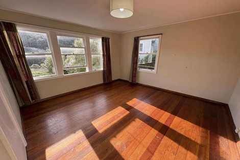 Photo of property in 21 Montgomery Avenue, Karori, Wellington, 6012
