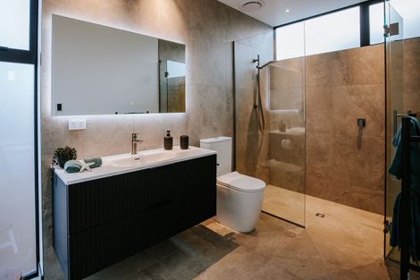 Photo of property in 13 Fern Burn Close, Wanaka, 9305