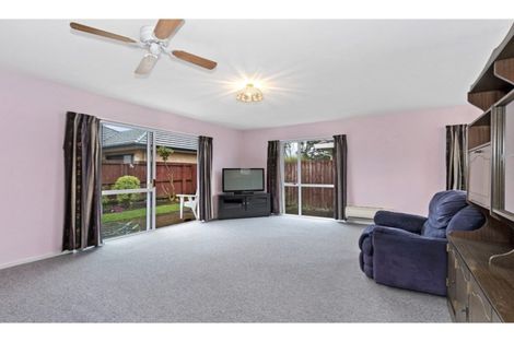 Photo of property in 2/139 Gilberthorpes Road, Hei Hei, Christchurch, 8042